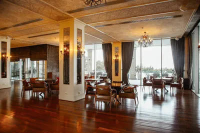 Luxury Cafe & Restaurant Retreats